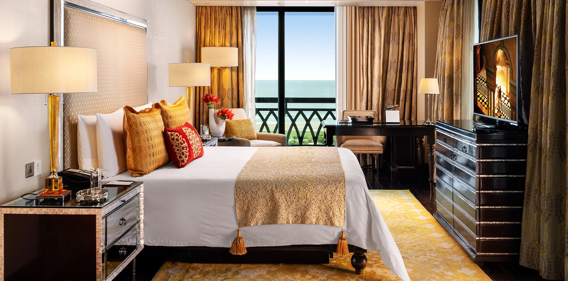 Royal Club Sea View Room